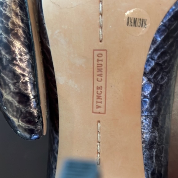 Vince Camuto Woman’s Snake Heels Size 8 1/2 - Picture 6 of 7